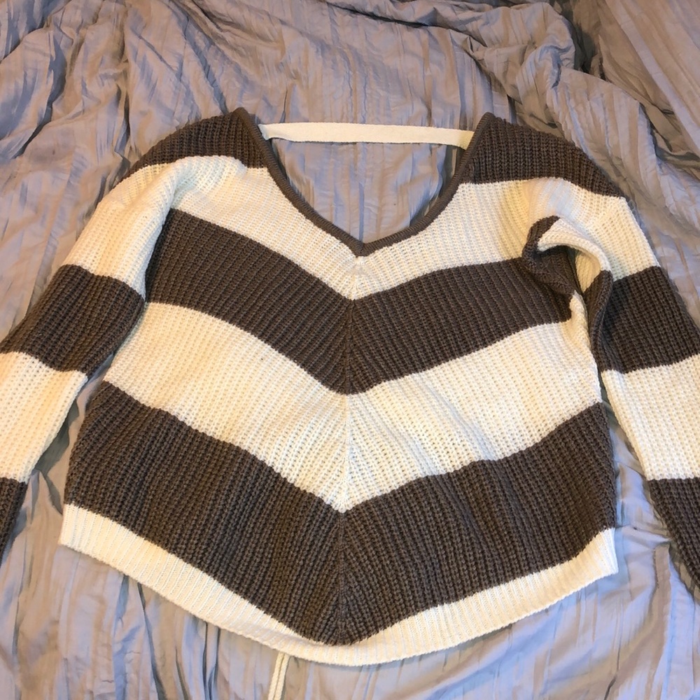 brown and white sweater